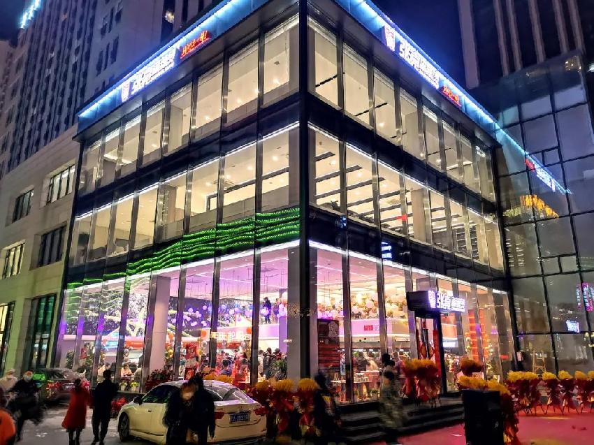 东莞品牌设计公司，张亮麻辣烫，东莞设计公司