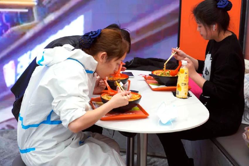 东莞品牌设计公司，张亮麻辣烫，东莞设计公司