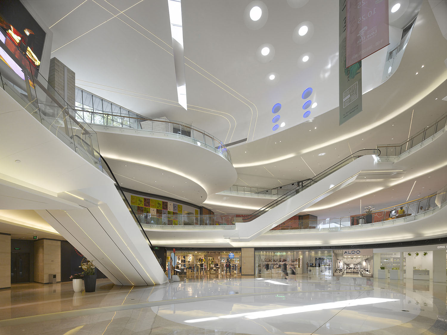 东莞品牌设计公司，深圳华侨城欢乐海岸，深圳空间设计公司