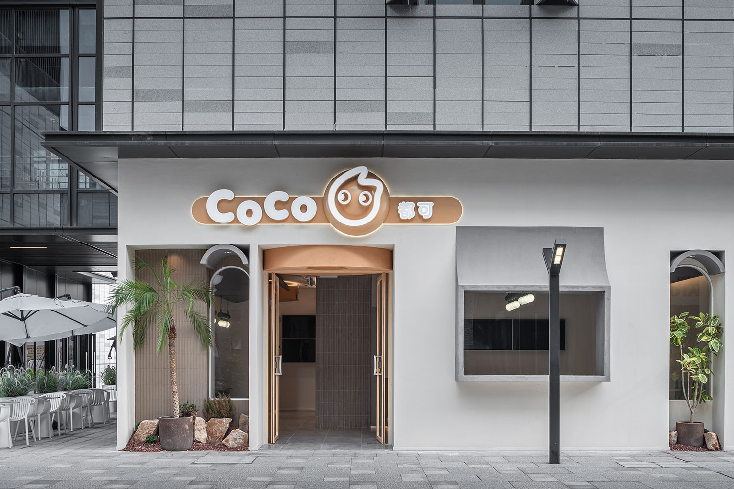 东莞餐饮策划设计CoCo都可门店的艺术思考