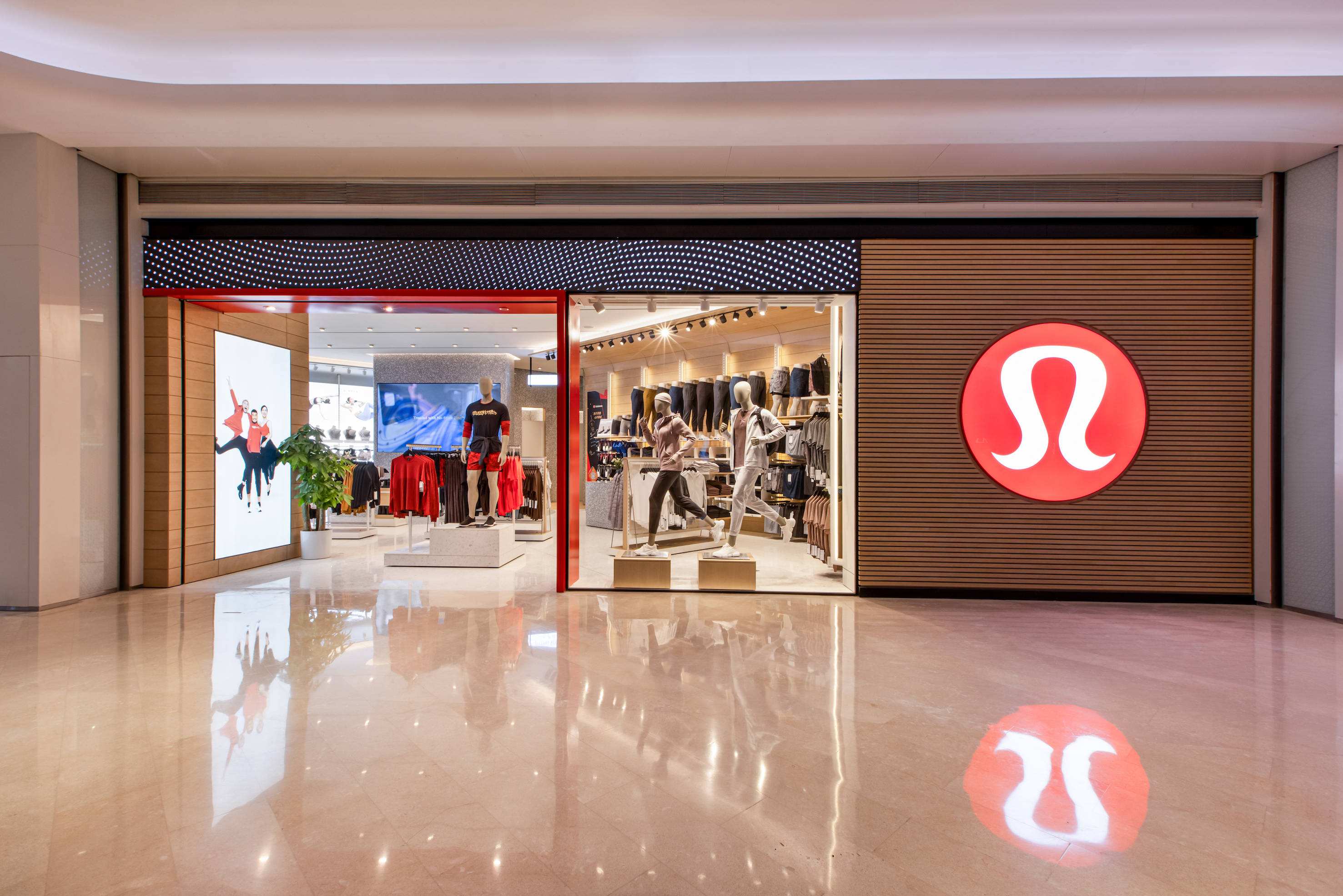 深圳品牌设计公司，品牌策划，深圳设计，品牌设计，lululemon，运动服饰连锁品牌