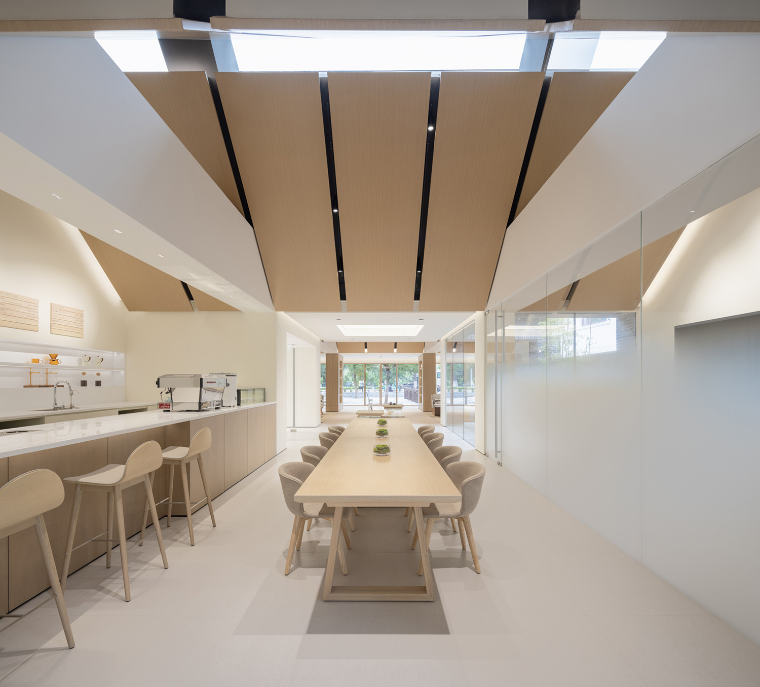 深圳品牌设计,济南蔚来中心,深圳品牌策划,深圳空间设计